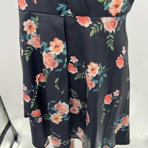 Elegant Floral Print V-Neck Dress - Size XL - Picture 7 of 13